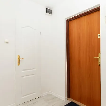 Dworska By Renters Апартаменты *